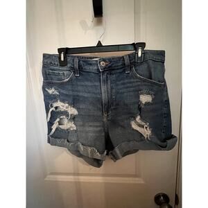 HOLLISTER Curvy Ultra High Rise Mom Shorts 3" Zip fly denim 13/ W31 Medium Wash